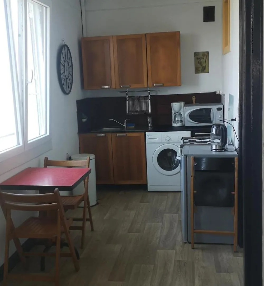 Apartment Appartement Lumineux Cote Jardin Lorient France